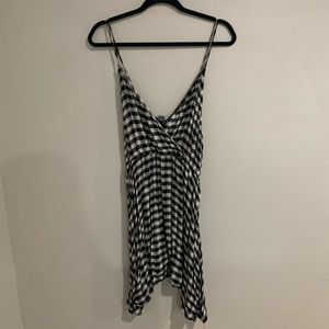 🔴➡️ 4/$10!!!!!⬅️🔴 
Spaghetti strap plaid dress